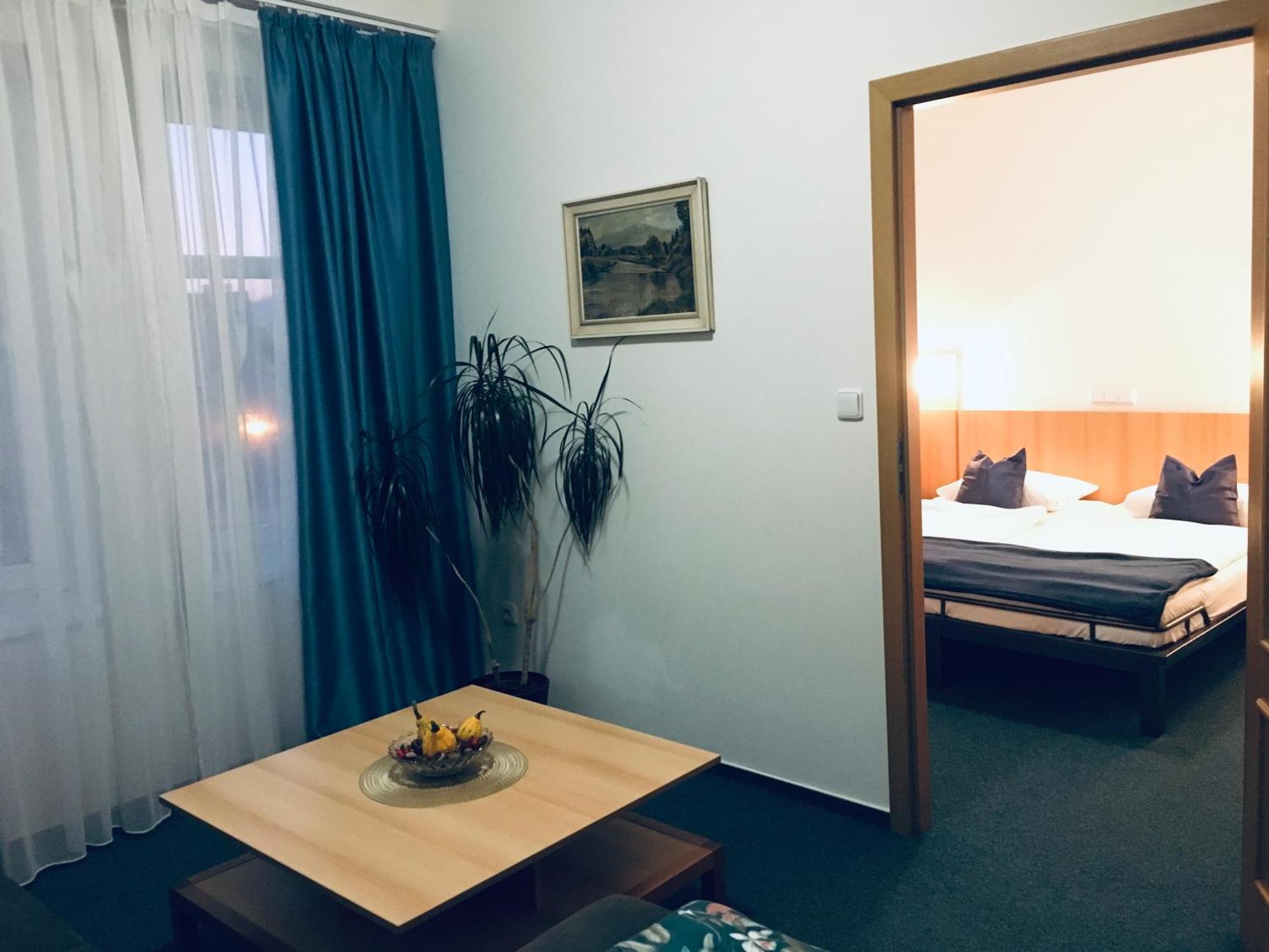 Penzion Hotelu Central Dvůr Králové nad Labem المظهر الخارجي الصورة