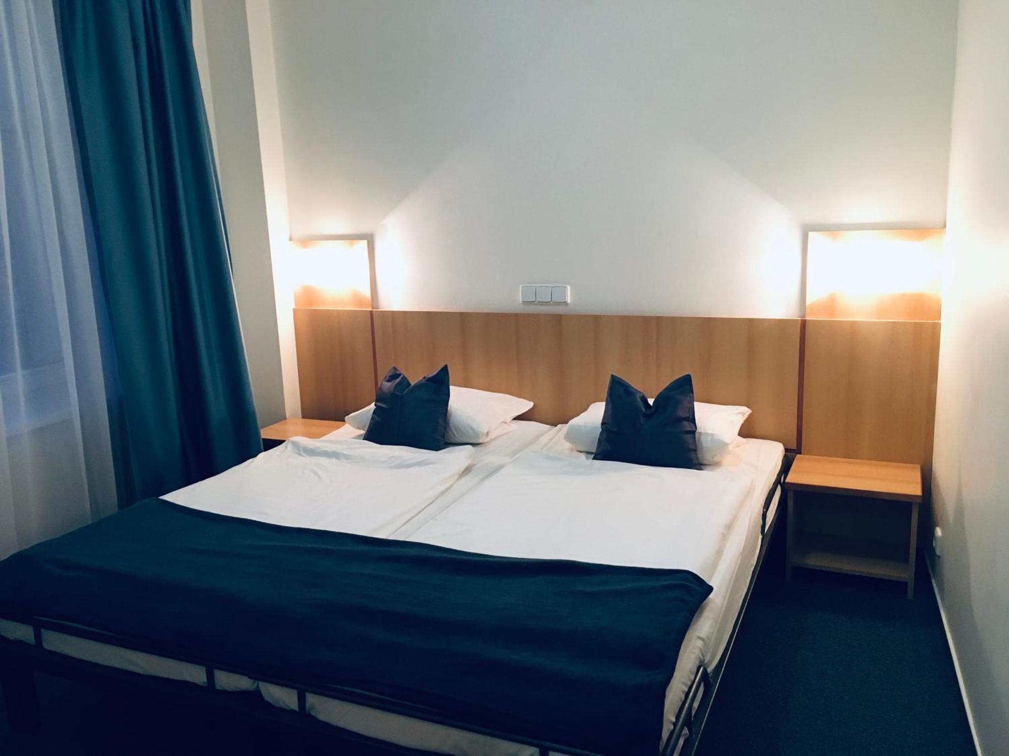 Penzion Hotelu Central Dvůr Králové nad Labem المظهر الخارجي الصورة